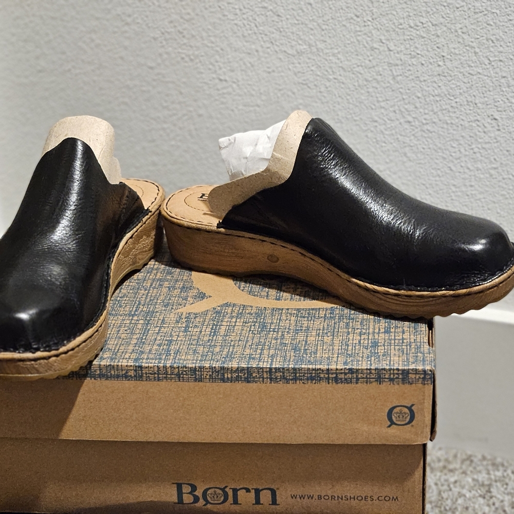 Born Brand New Clogs Women's Black Leather Slip-On Shoes